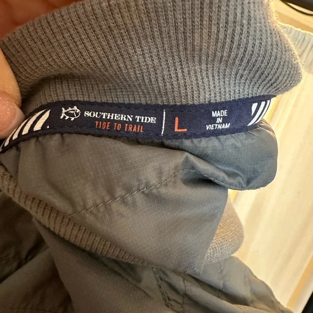 Southern Tide Gray Quilted Vest with Knit Accents - Picture 6 of 6